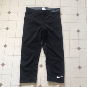 Black Nike Pro Crop Leggings